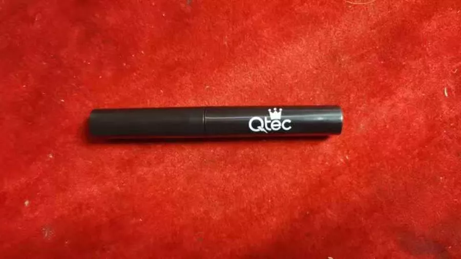 עט פרימיום לניקוי אוזניות וסלולר QTEC
